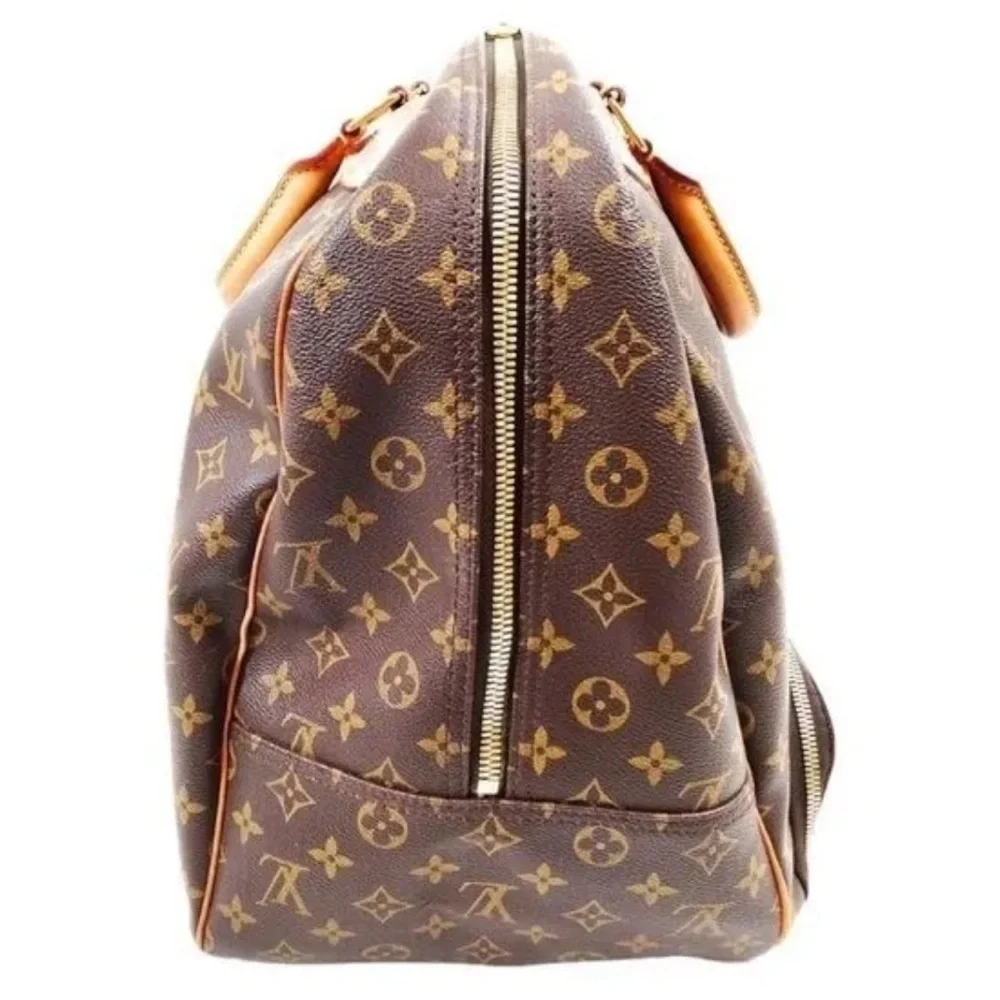 Louis Vuitton Monogram Evasion Travel Bag in Excellent Preloved Condition